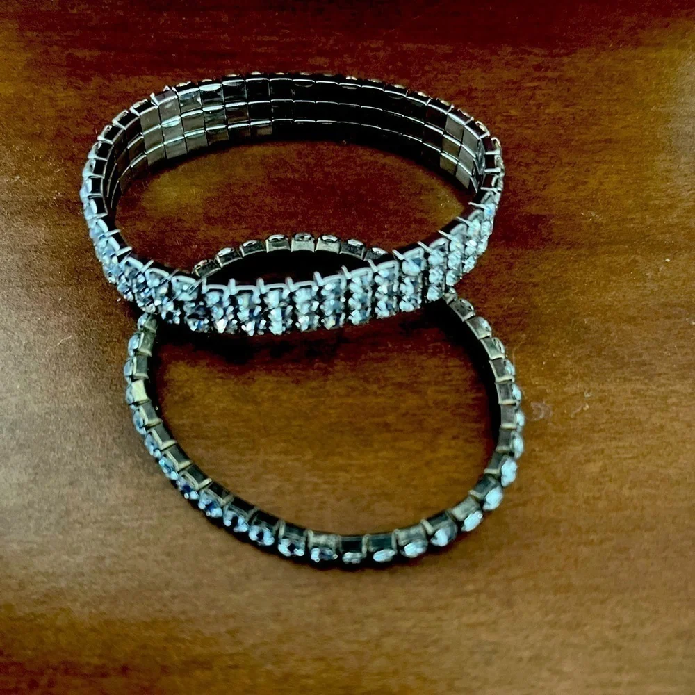 stretchable bracelet with fake diamonds - Picture 1 of 1